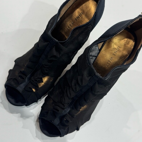 Nine west peep toe semi sheer frill/ ruffle heels ❤️ - Picture 4 of 7